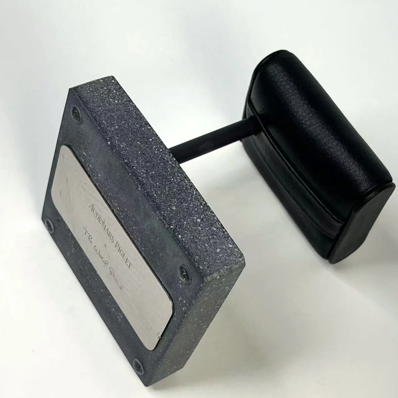 オーデマピゲ　ウォッチスタンド Audemars Piguet × The Watch Stand – Luxury Leather & Stone Display